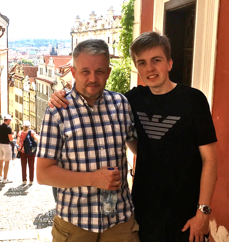 Ældste-sønnen Filip to med "de gamle" på mini-ferie i Prag/Tjekkiet.